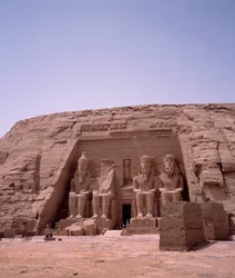 Egyiptomi antikvitás: Ramszesz-templom kolosszusa II. Kr.e. 1271-1256. Abu Simbel (Abu simbel), Asszuán, Egyiptom