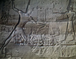 Líbiai foglyok, dombormű, a Nagy Hiposztílus Csarnok külső fala, Amun templom, Karnaki templomkomplexum (Unesco Világörökségi Listája)