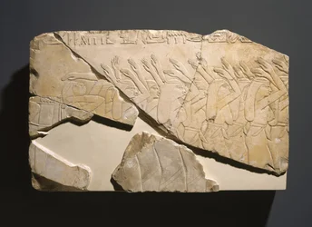 Dombormű Nes-Peka-Shuty sírjából, Deir El-Bahri, Théba, részlet a második regiszter jobb végéből, Saite-korszak, ie 656-610 körül (mészkő)