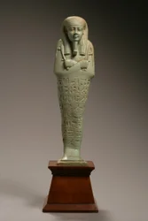 Usabti alak Neferibre-si-Neithhez, késő dinasztikus korszak, Amasis uralkodása, ie 570-526 (fajansz)