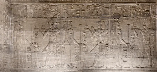 Domborművek a belső szentélyben, Philae templom, Asszuán, Egyiptom