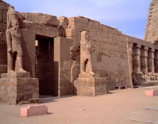Egyiptomi ókor: kilátás a karnaki templomra. Egyiptom