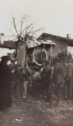 Album az első világháborúról Friuli-Venezia Giuliában: fotoelektromos autó, 1916.04.01. (f/w fotó)