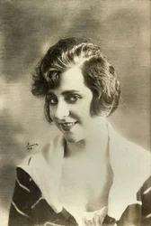Yvonne Printemps portréja (fénykép)