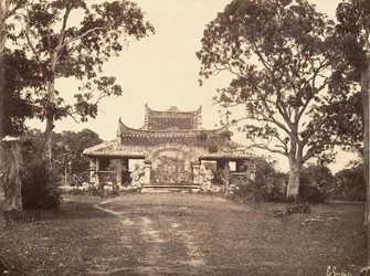 Adran püspökének sírja, 1866.