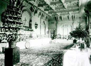 Karácsonyi asztalok az Osborne House Durbar-szobájában, 1900