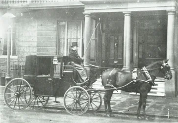 Lóvontatású taxi, 1890