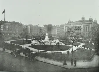 Leicester Square, Westminster LB: északkeletre nézve, 1896