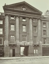 Középtemplom kapuja, 1885