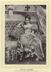 Nita Clavering kisasszony