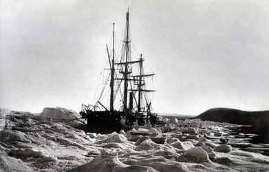 Északi-sark: "" Figyelmeztetés"" a Beechey-fok közelében, a Robeson-csatorna - a "" Narratíva egy utazásról a Sarki tengerhez 1875-76-ban" című részben", G.S. Nares, szerk. London