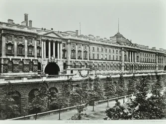 Victoria Embankment, Westminster LB: Somerset House, magasság a Victoria Embankment felé, 1896