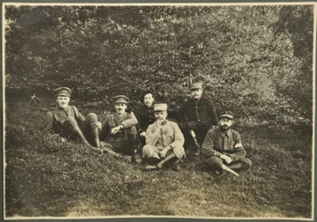 William Lawrence Bragg és Harold Roper Robinson másokkal, Vogézek, 1915