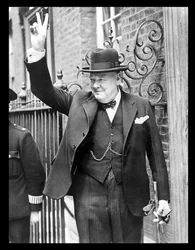 Winston Churchill a "V" jelet mutatva