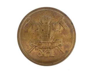 Gomb, tiszt, 11