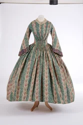 Nappali ruha, 1840-es évek (nyomott gyapjúszövet)
