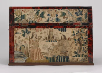 Hímzett koporsó, 1660 körül (selyem, vászon, fa, teknőspáncél és ezüst tartók)