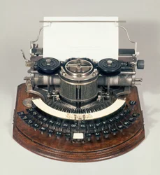 Hammond írógép az ideális billentyűzettel, kb. 1895