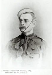 Sir Francis Younghusband (1863-1942) fényképe 1887-ben az 1937-ben megjelent „The Heart of a Continent”-ből