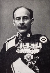 Sir Ian Standish Monteith Hamilton ezredesként, a Scribner