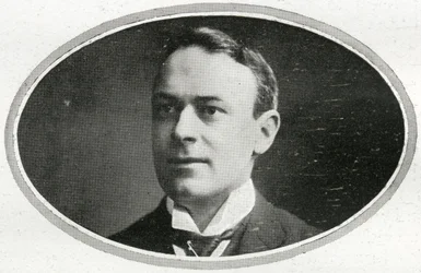 Thomas Andrews, Jr., részlet az RMS Titanic utasairól, a „The Sphere”-ből, 1912. április 27. (litho) (lásd még: 450780)