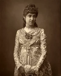 Angela Fenton brit színésznő, 1887.