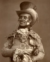 Arthur Roberts brit színész, humorista és zenei előadóművész, 1888