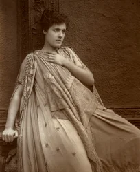 Julia Neilson brit színésznő, 1888.