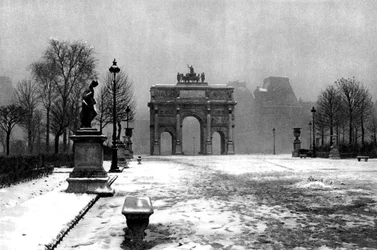 A Tuileriák hó alatt és a Carrousel Arch, Párizs, 1931.