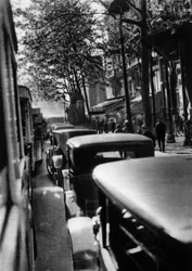 Forgalom a Grands Boulevards-on, Párizs, 1931.