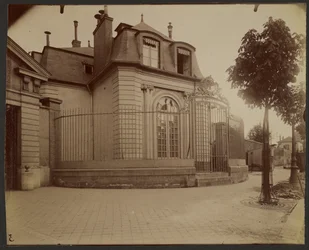 Debrousse menedékház, Philippe Égalité egykori parkja - Rue de Bagnolet 148., Charonne
