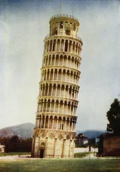 Pisa-i ferde torony