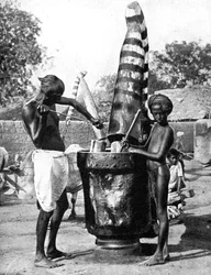 Egy hindu istennő tiszteletére festett szezámmalom, India, 1936