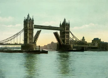 A Tower Bridge, 1900-as évek.