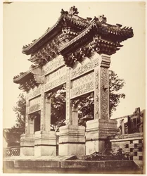 Boltív a Pekin melletti Láma templomban, 1860 októbere