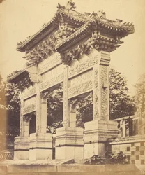 Boltív a Láma templomban, Pekin közelében, 1860 októbere