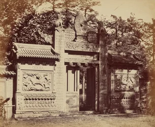 A Pekin melletti sírraktár külseje, 1860. október