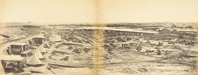 A Pehtang-erőd belseje, amelyen Probyn lova látható, 1860. augusztus 1.
