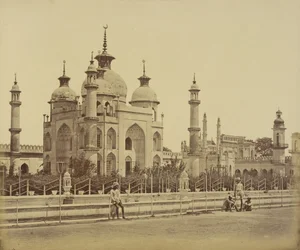 [Mecset a Hussainabad Imambarában]