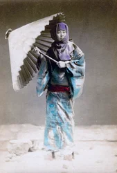 Museme, nő téli kosztümben, Japán, 1882
