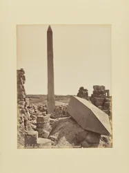 Az obeliszkek és a kariatidák udvarának részlete - Karnak