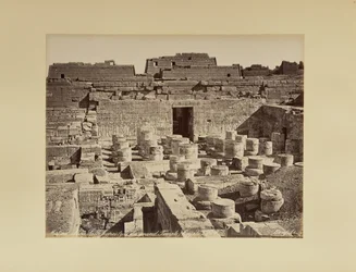 Medinet Habu. A nagy templom hiposztil csarnoka (Egyiptom)