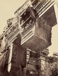 Jupiter templomának kapuja (Zuhanó kő) - (Balbek)