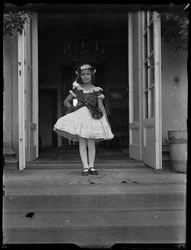 Susanne sordidness (1911-1991) gyermekkori képe a jelmezben