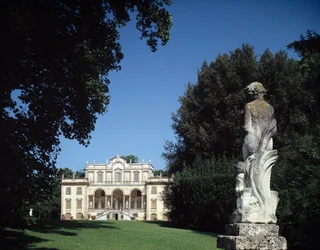Kilátás a Villa Mansira