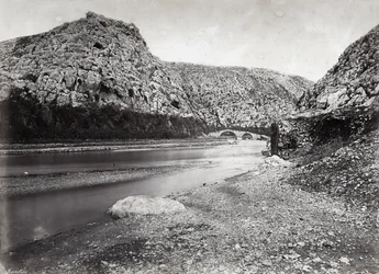 "Nahr el-Kalb" (a kutya folyója) a libanoni hegyek között, Bejrút közelében, Palesztinában