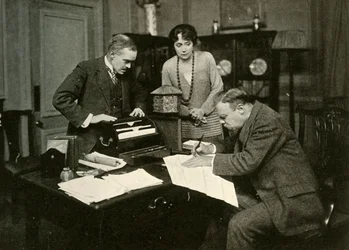 Hornblower megadja magát, 1920, 1928.