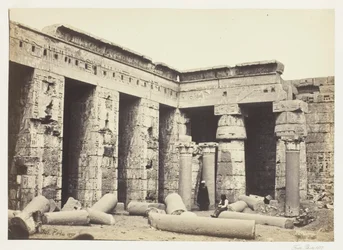 Medinet Habbo belső udvara, Théba