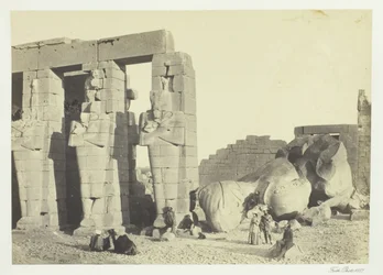 Ozirisz oszlopai és nagy bukott kolosszus, a Memnoniumban, Thébában, 1857.
