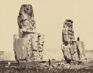A síkság szobrai, Théba